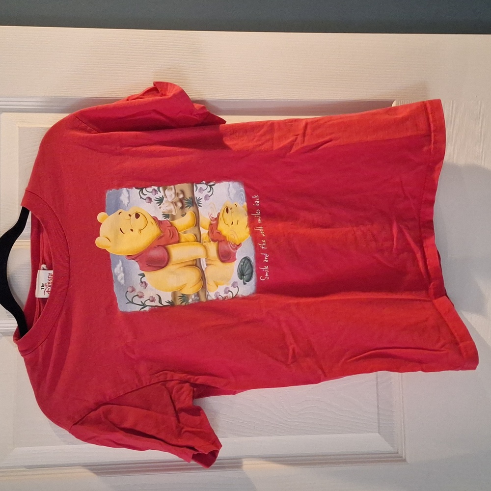 Vintage Disney Store Winnie the Pooh‎ Red Tee Shirt Small